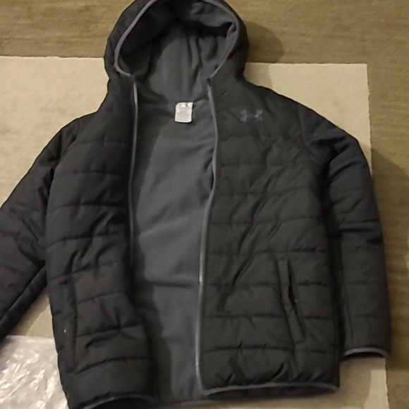Under armour big kid jacket - Picture 3 of 4